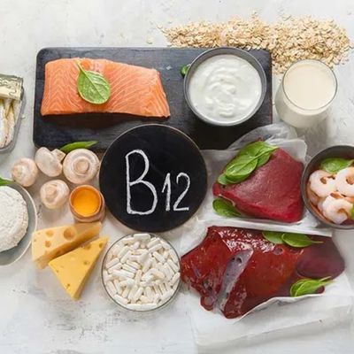 Vitamin B12 (hay còn gọi là cobalamin) là một vitamin tan trong nước có vai trò cực kỳ quan trọng đối với sức khỏe của con người.